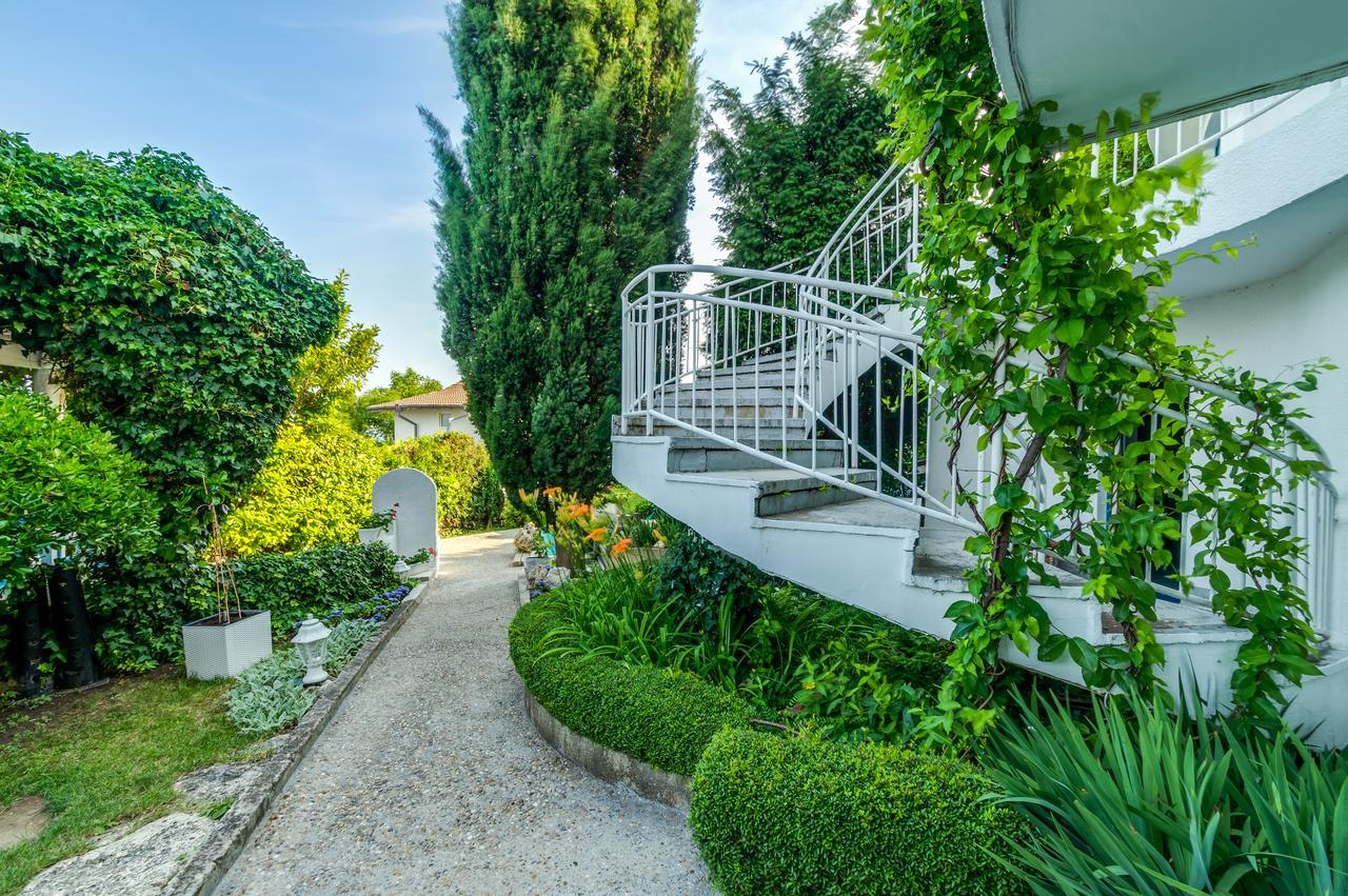 Villa White Dove غولدن ساندز المظهر الخارجي الصورة